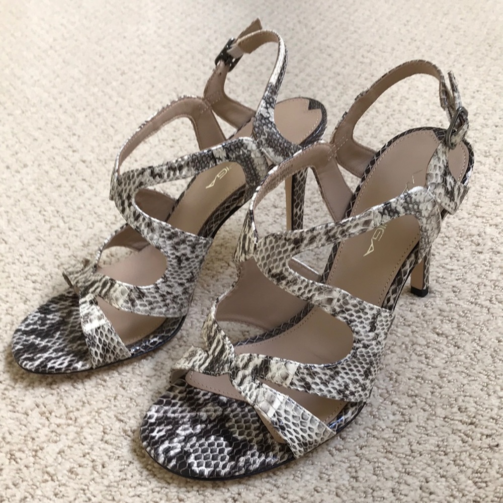 Via Spiga sandals 7m, like new condition
